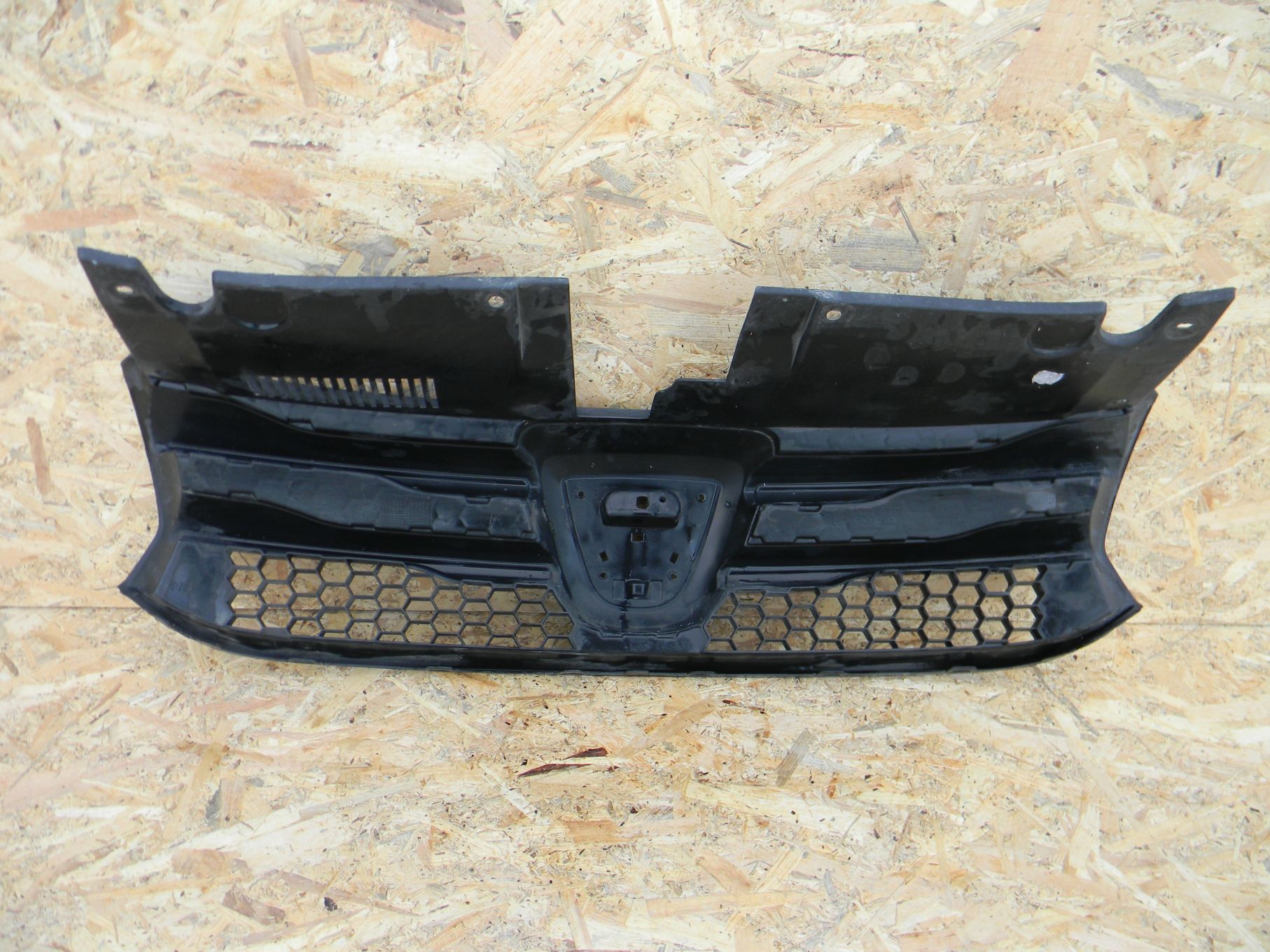 Grila radiator Dacia Logan 2, 2013, 2014, 2015, 2016, 623103971R.