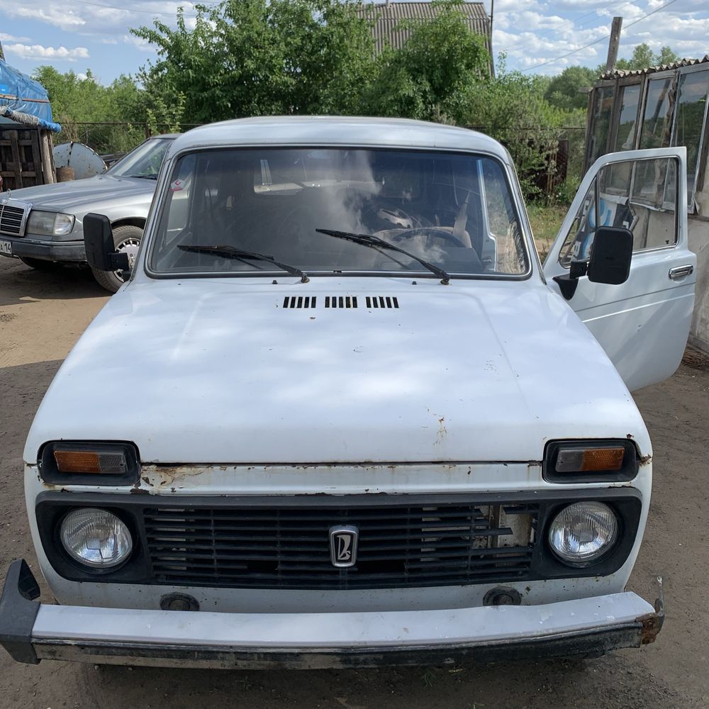 Продам ниву 2121