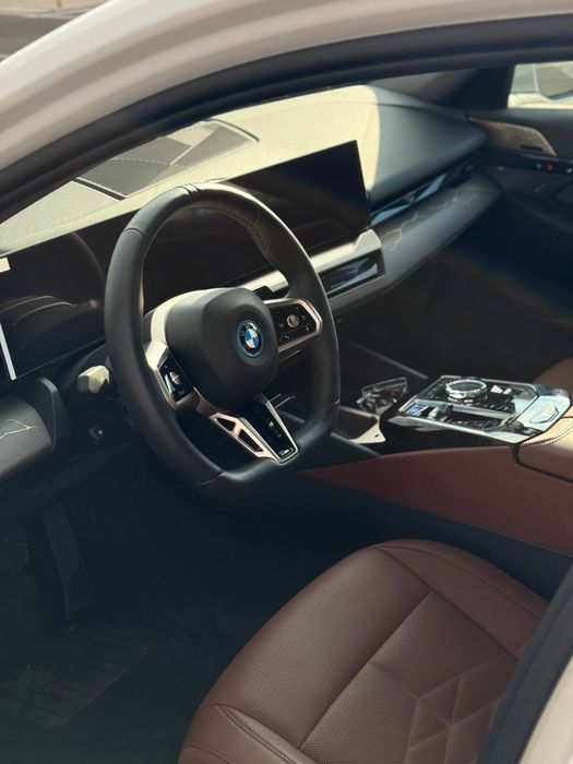 BMW i5 35L Bmw i5 35L