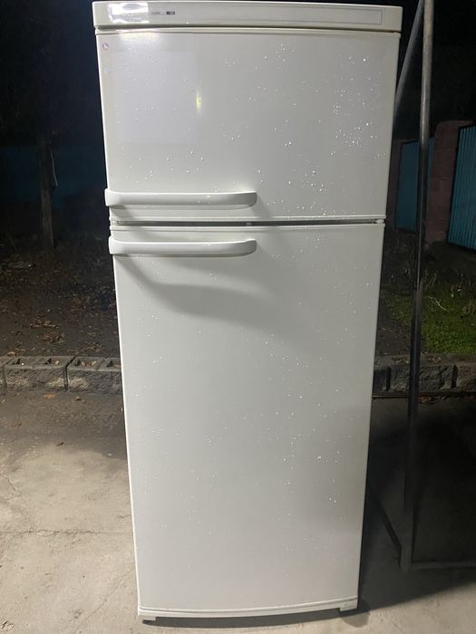 Продам холодильник