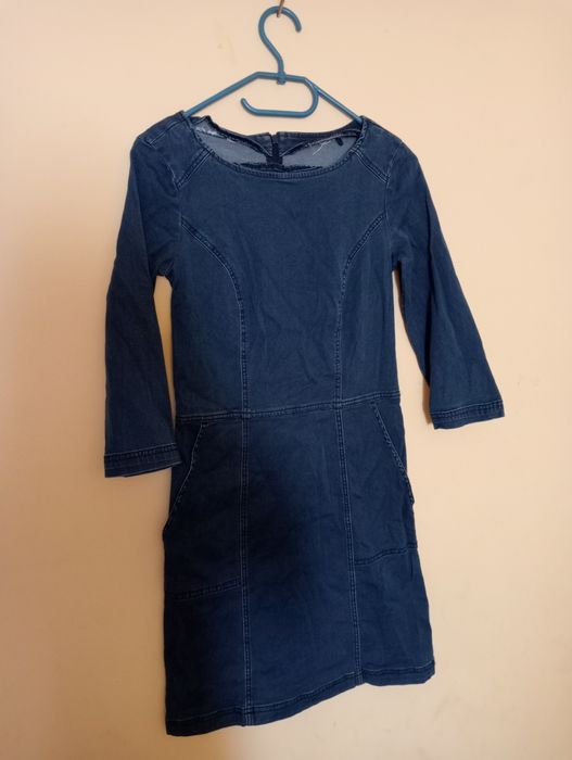 Vând rochite purtat odată