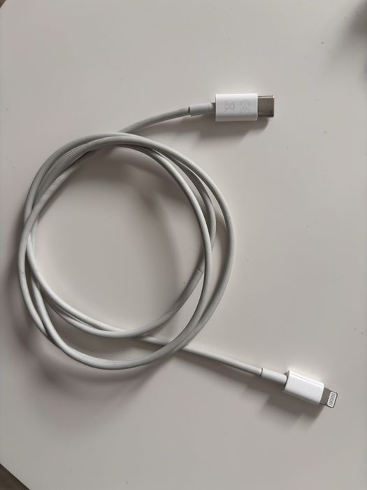 Vand set accesorii iphone 12