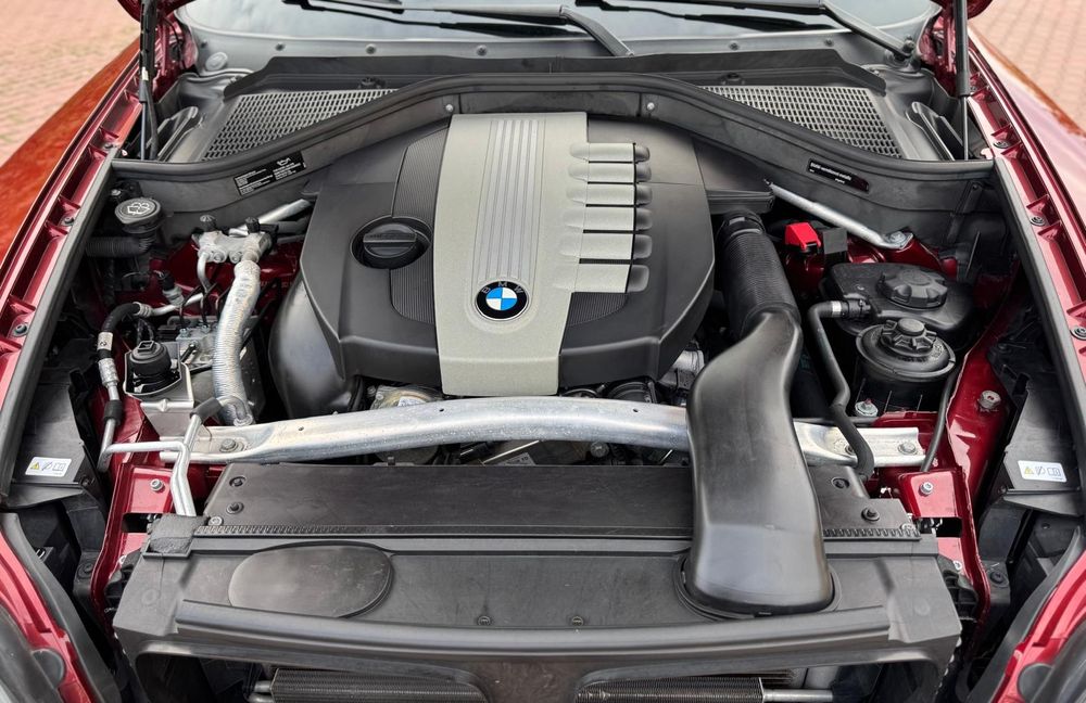 BMW X5  3.5 X DRIVE  E70. Model de America.(Variante+/-)