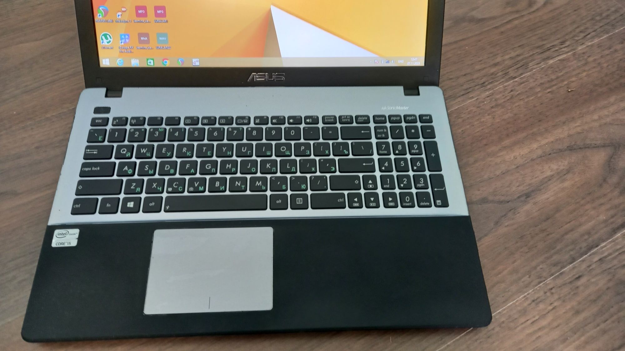 Asus X550c. Notebook. Core i5