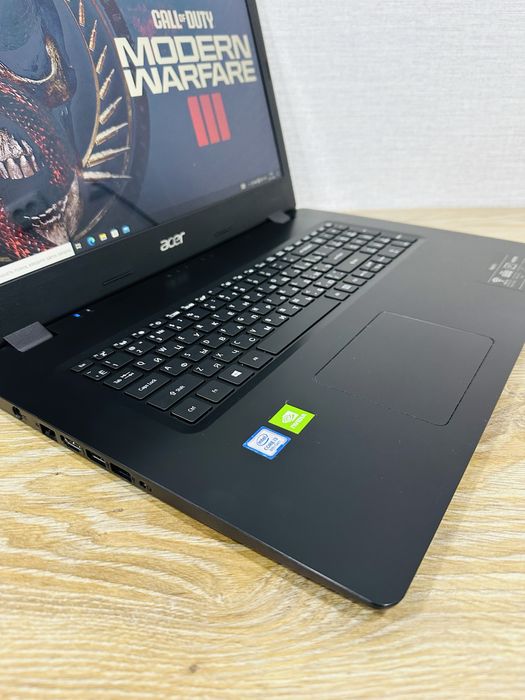ACER Core i3 Мощный, Игровой с Большим 17,3 дюймов экраном