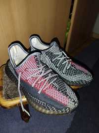 Оригинальные кроссовки Адидас Yeezy boost 40р