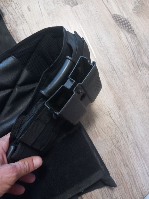 Vesta,casca,centura și masca