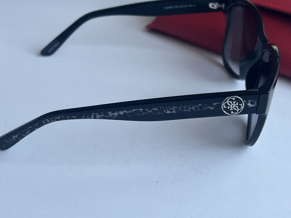 Дамски слънчеви очила GUESS
