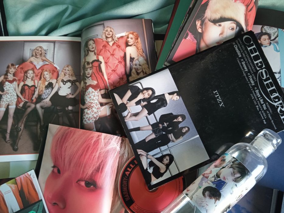 Коллекция ФАНАТЫ! Альбомы книги с фото CD Ю.Корея песни исполнители гр