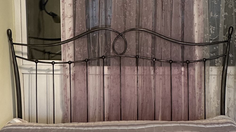 Кровать кованая в хорошем сомтоянии
