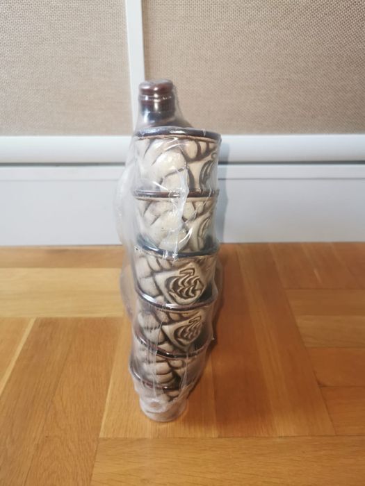 Керамичен чисто нов сервиз вино ракия шише форма Кораб с платна 6 чаши