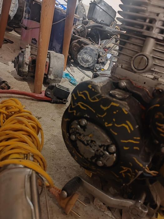 Vând motor qinqi 125