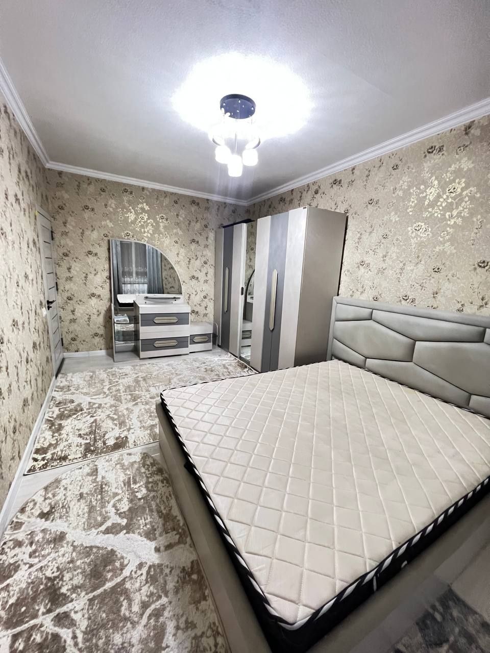 Срочна Продаётся 4 комнатная квартира