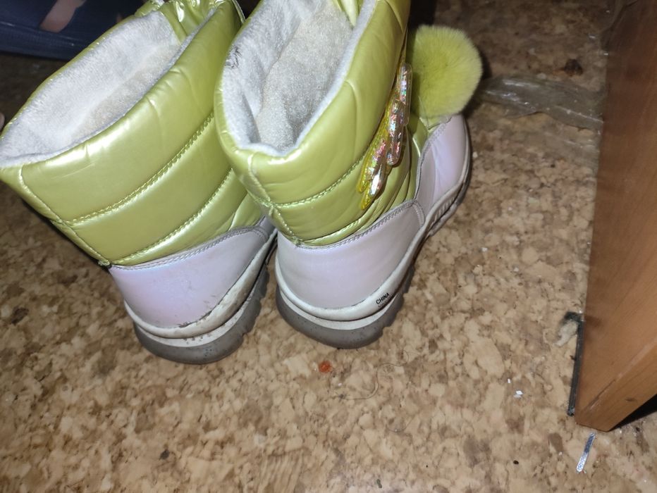 Продам сапожки детские 28-го размера за 5000 тысяч