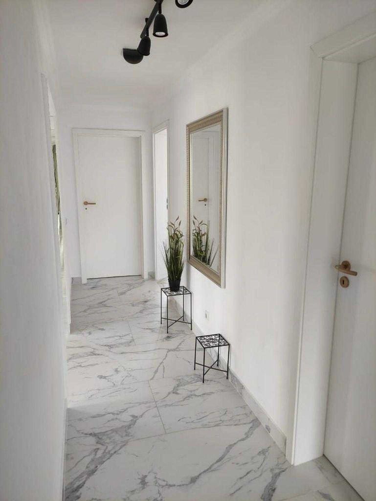 Продава се Къща в Сандански - 327 кв.м за 701 €/кв.м - Снимка #12