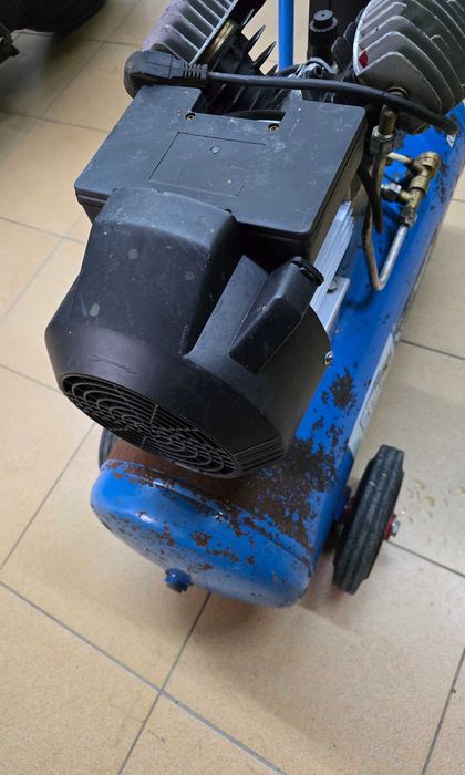 Компресор за въздух GŰDE 400/10/50C