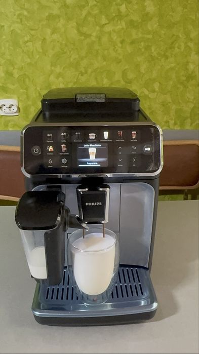 Expresor/aparat de cafea Philips Latte Go seria 5500