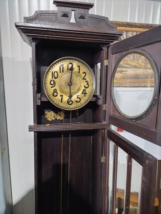 Голям паркетен часовник с тежести и махало