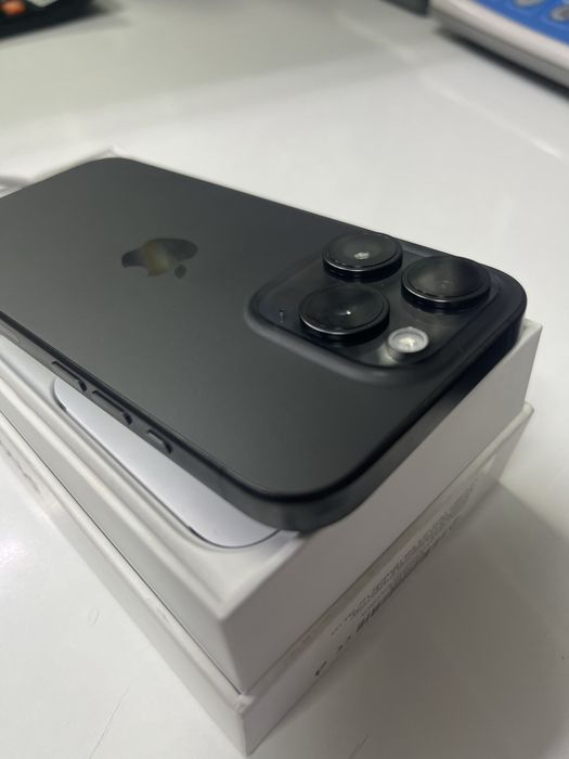 IPhone 15 Pro 256GB с кутия и кабел 91% батерия