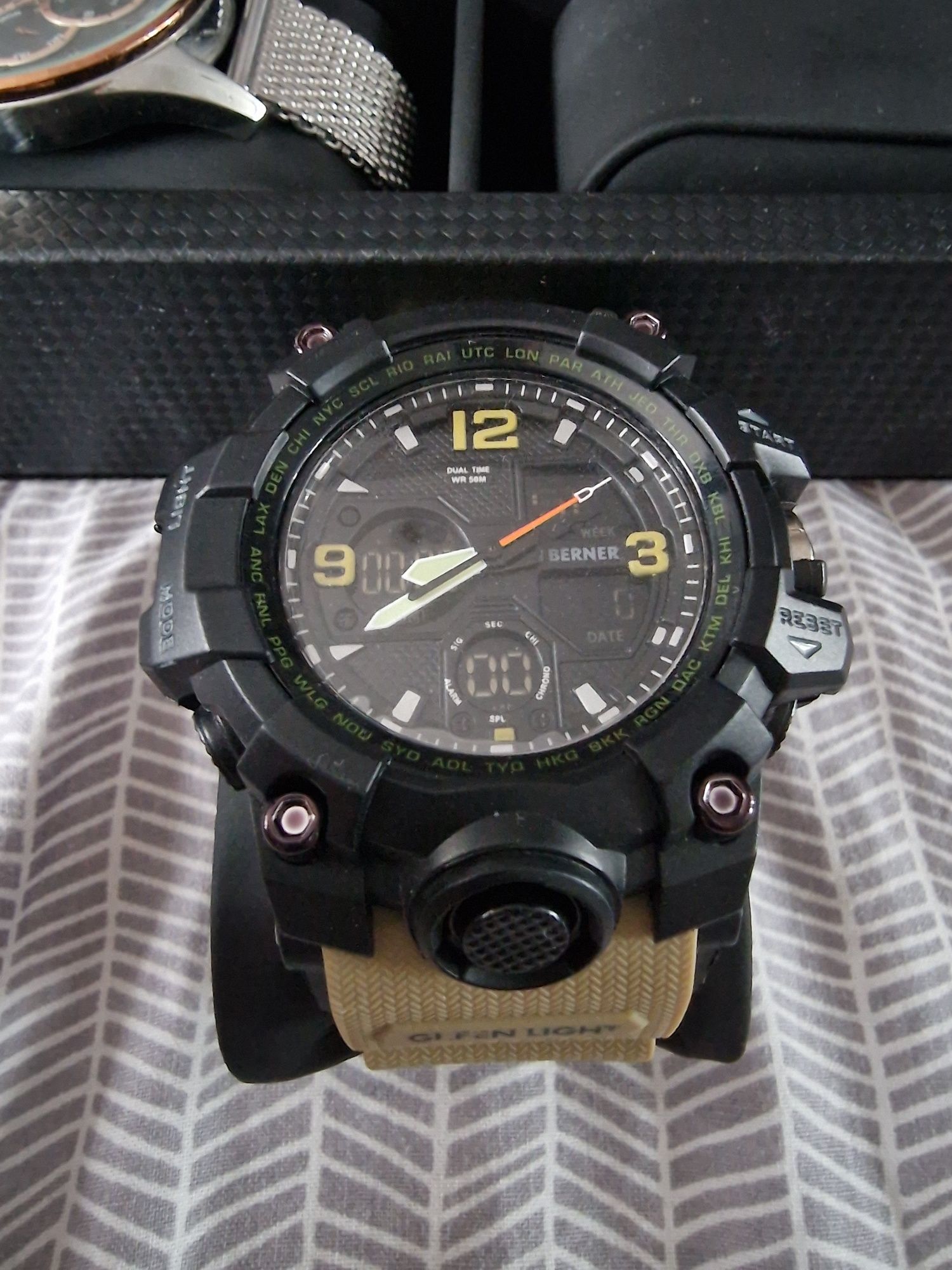 Часовници G Shock EXESS HUBLOT