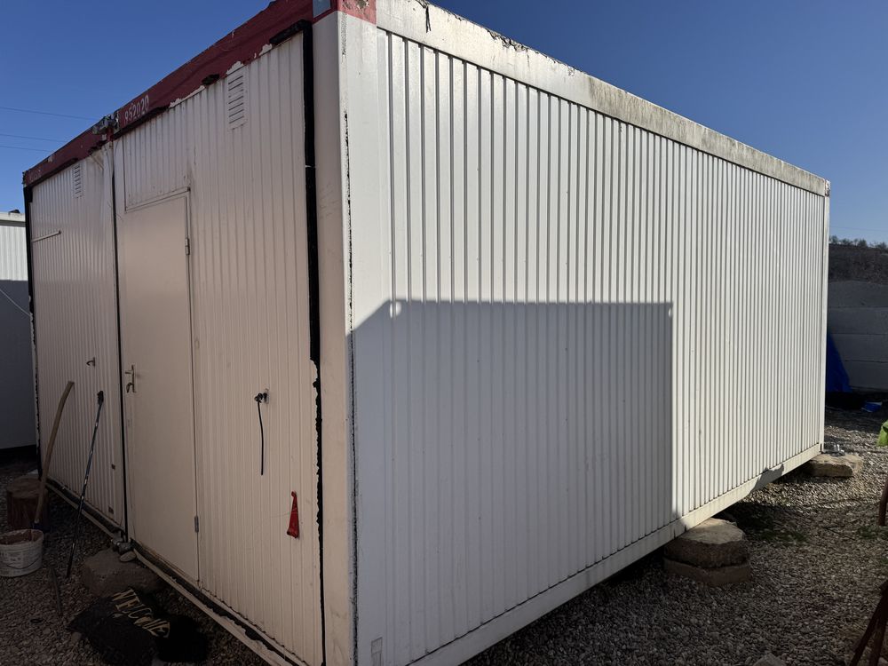Vand/inchiriez container dublu 6/4,8 metri