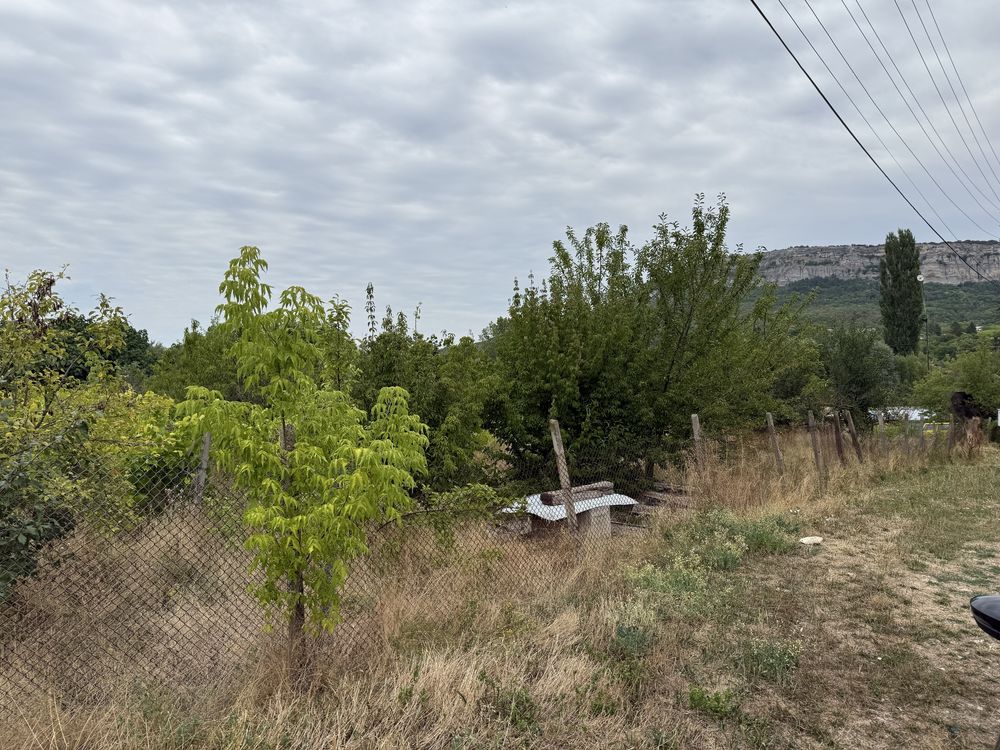 Парцел 1234кв в с.Мадара