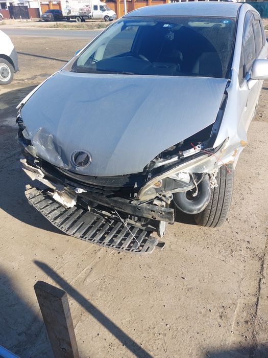 Продам машину Тойота виш 2010 год