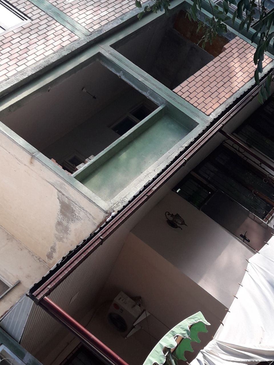 кладка балкона  решотка  и казерок