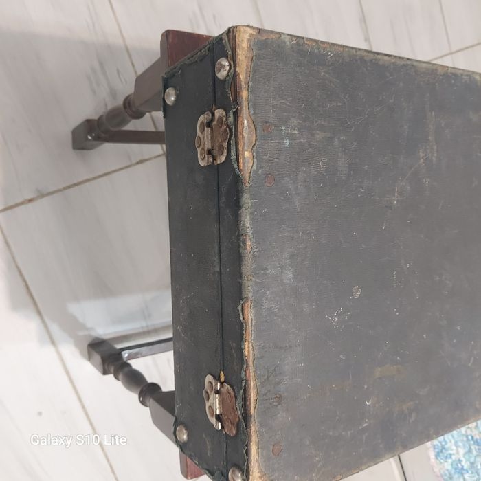 Vând  mașină  de scris Corona