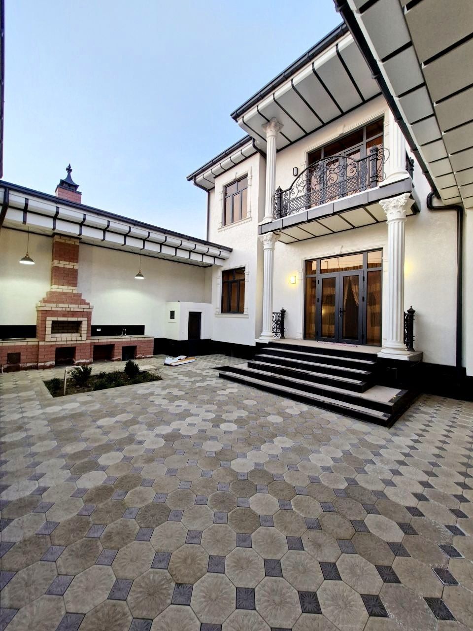Продается Евро Дом Таунхаус в центре города