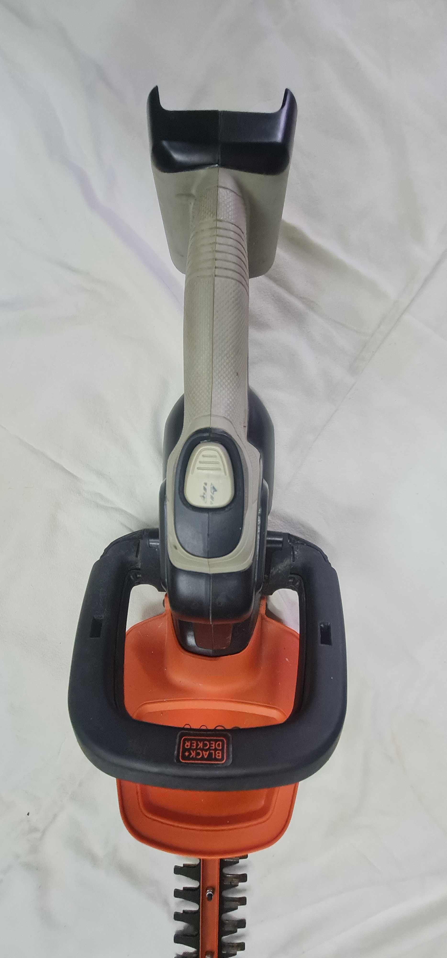 Акумулаторен храсторез Black & Decker GTC5455PC