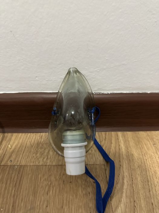 Инголятор, небулайзер в виде пингвиненка. В отличном состоянии.