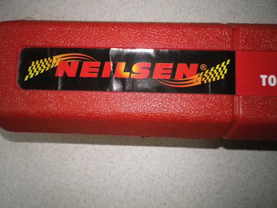 Динамометричен ключ NIELSEN с обхват от 14 Nm до 207 Nm
