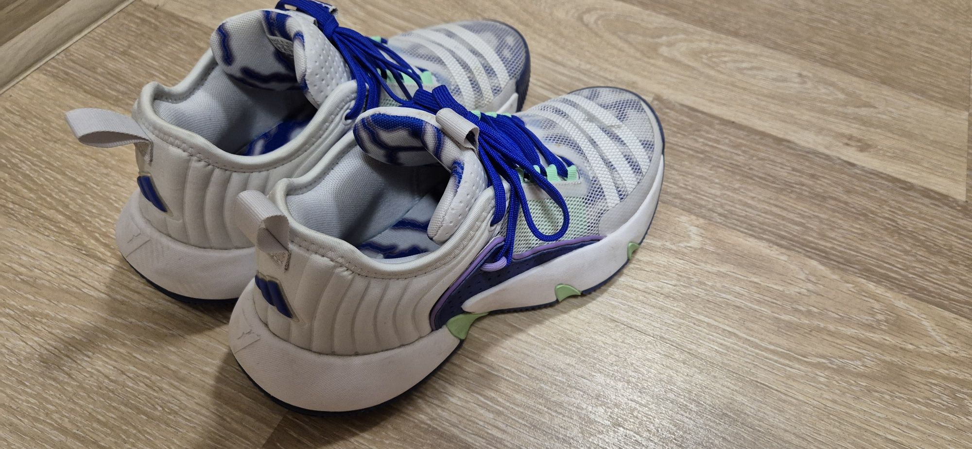 Adidas Trae Unlimited
Сникърси Trae Unlimited Shoes HQ3459 Сив
Сникър