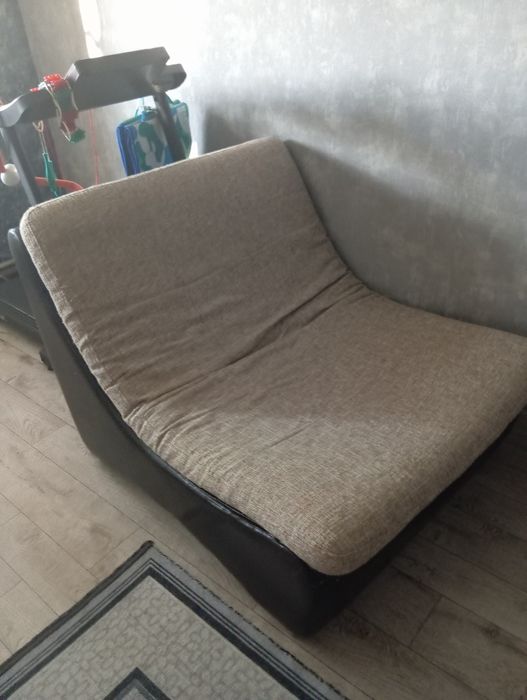 Продам одно кресло