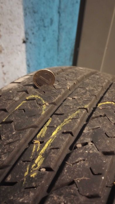 ПРОДАВАМ  4  РУСКИ ЛЕТНИ ГУМИ   215/60/17  НА  7 ХИЛ.  КМ.