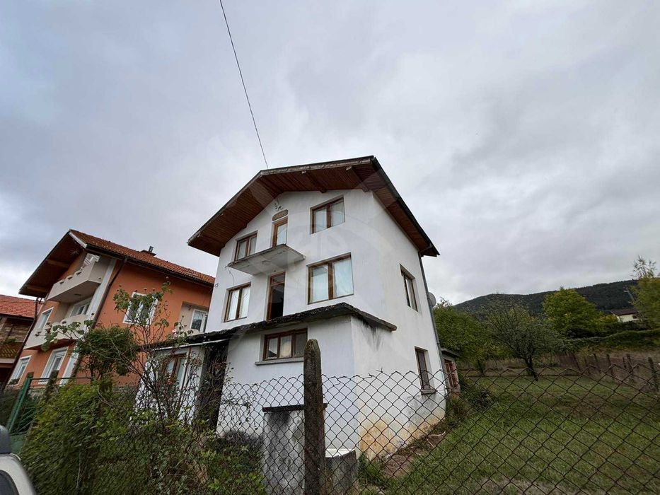 Самостоятелна къща в с. Павелско 93095