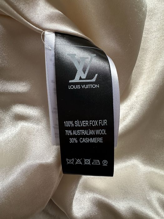 Haină ALCANTARA, LOUIS VUITTON,cu gluga cu blană naturala de vulpe,