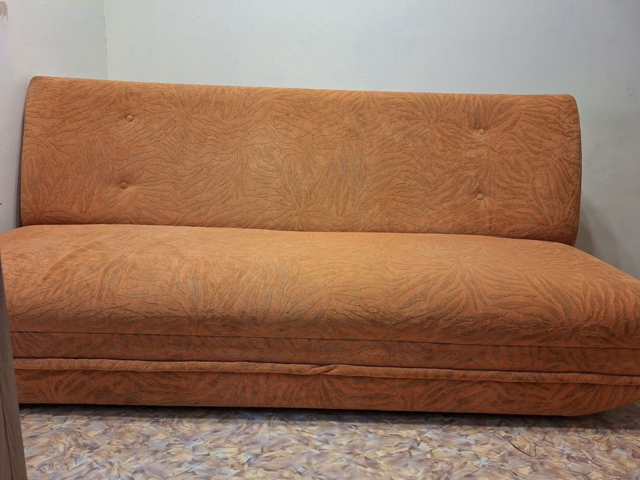 Отдам диван  самовывоз