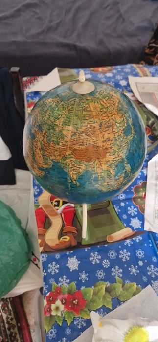 Vînd  glob. Geografic Fizic.40lei