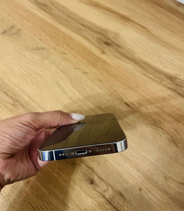 iPhone 14 Pro бял