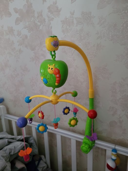 Детский музыкальный мобиль с дистанционным управлением