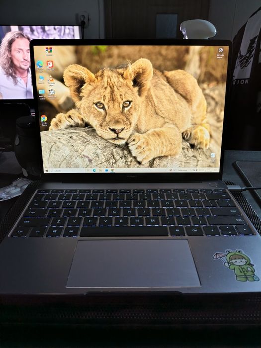 Huawei 13 inch 2k Ryzen 7