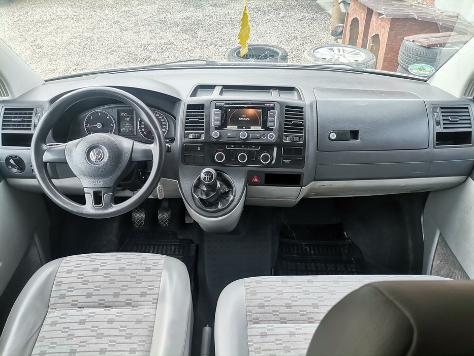 Volkswagen T5.1 Transporter Facelift 2013 2.0 tdi Euro 5 A/C Turism8+1