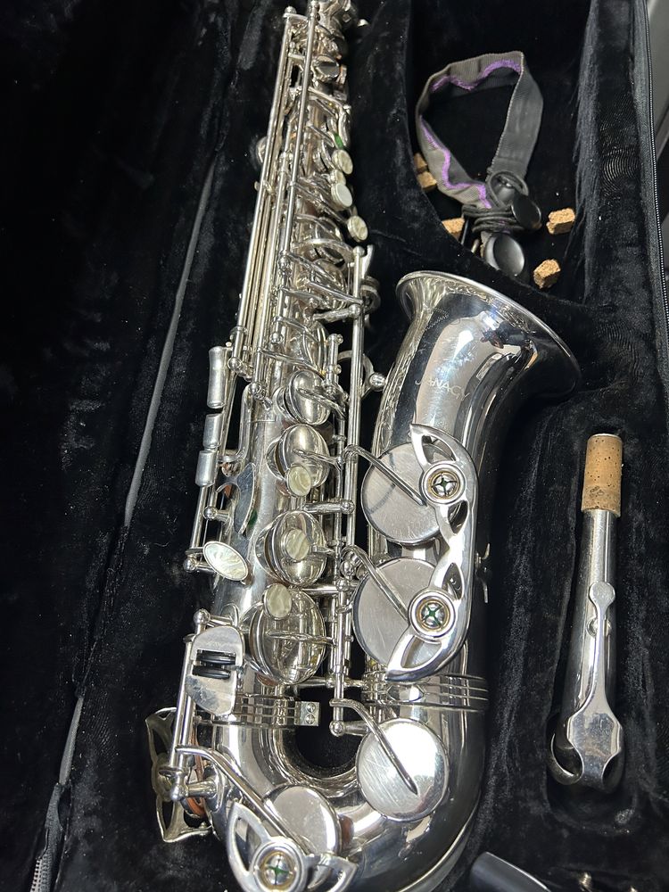 Saxofon alto Yanagy