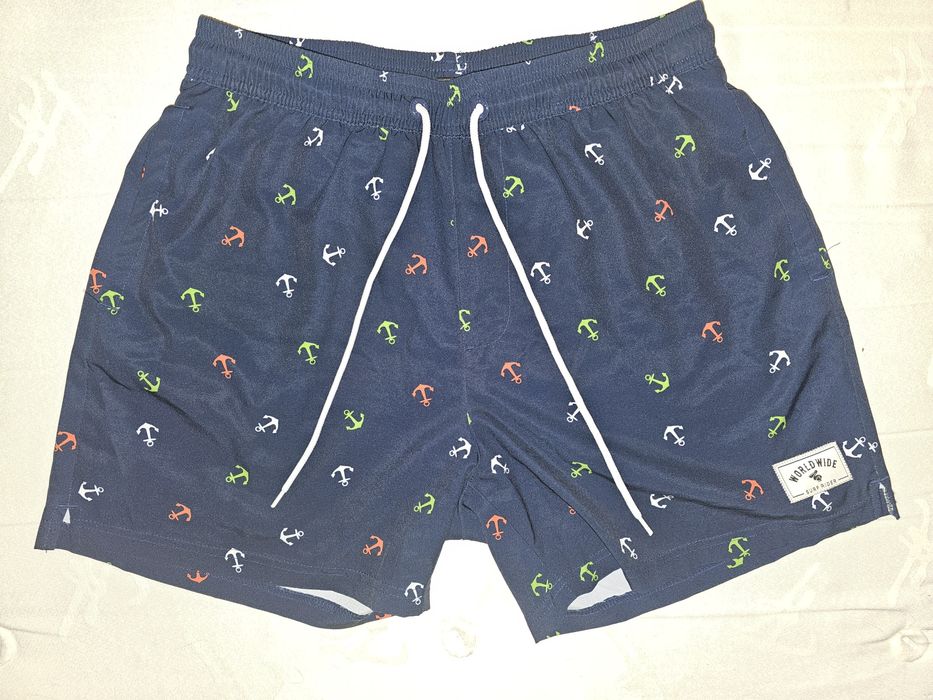 Карго Панталони, Потник, Бански, Риза, Суичер и Тениска