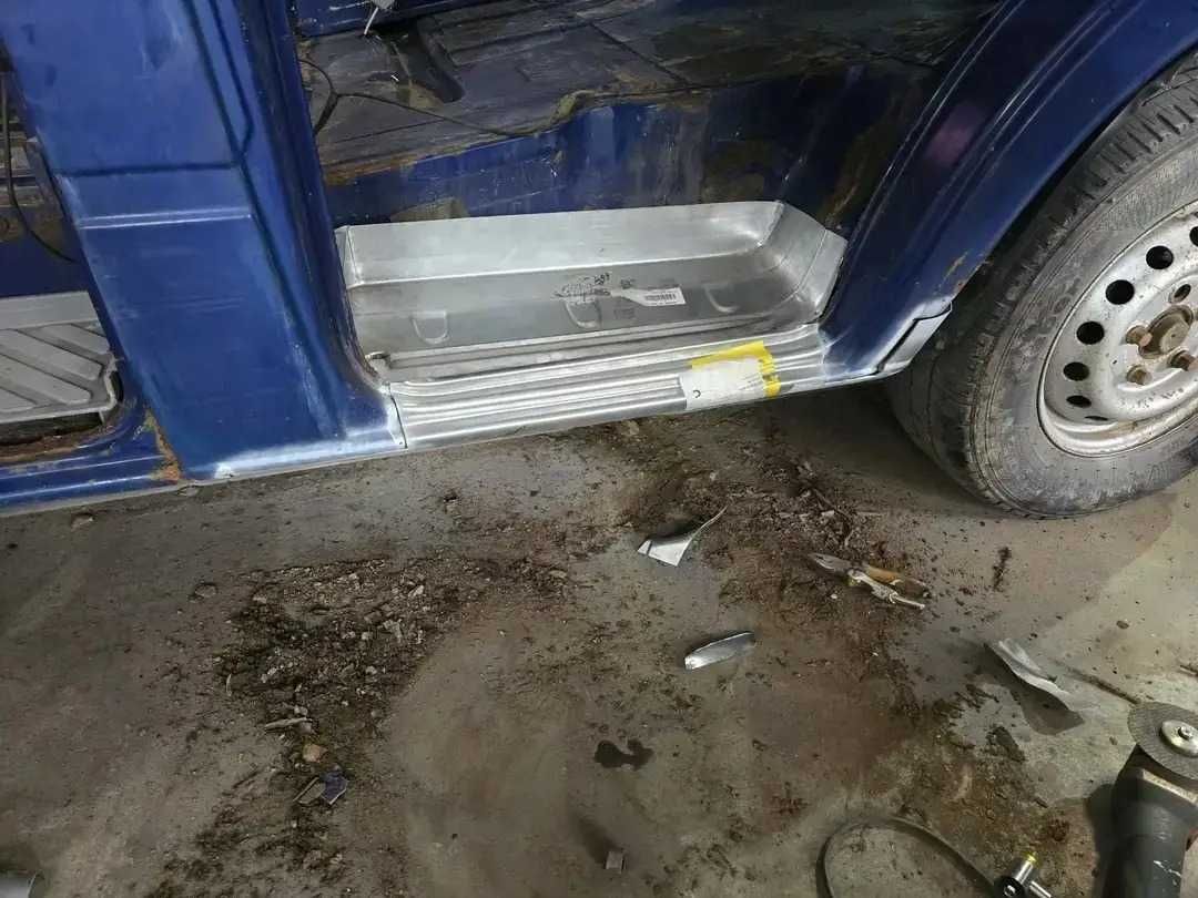 Prag usa treapta scara mercedes sprinter vw lt segment reparatie aripa