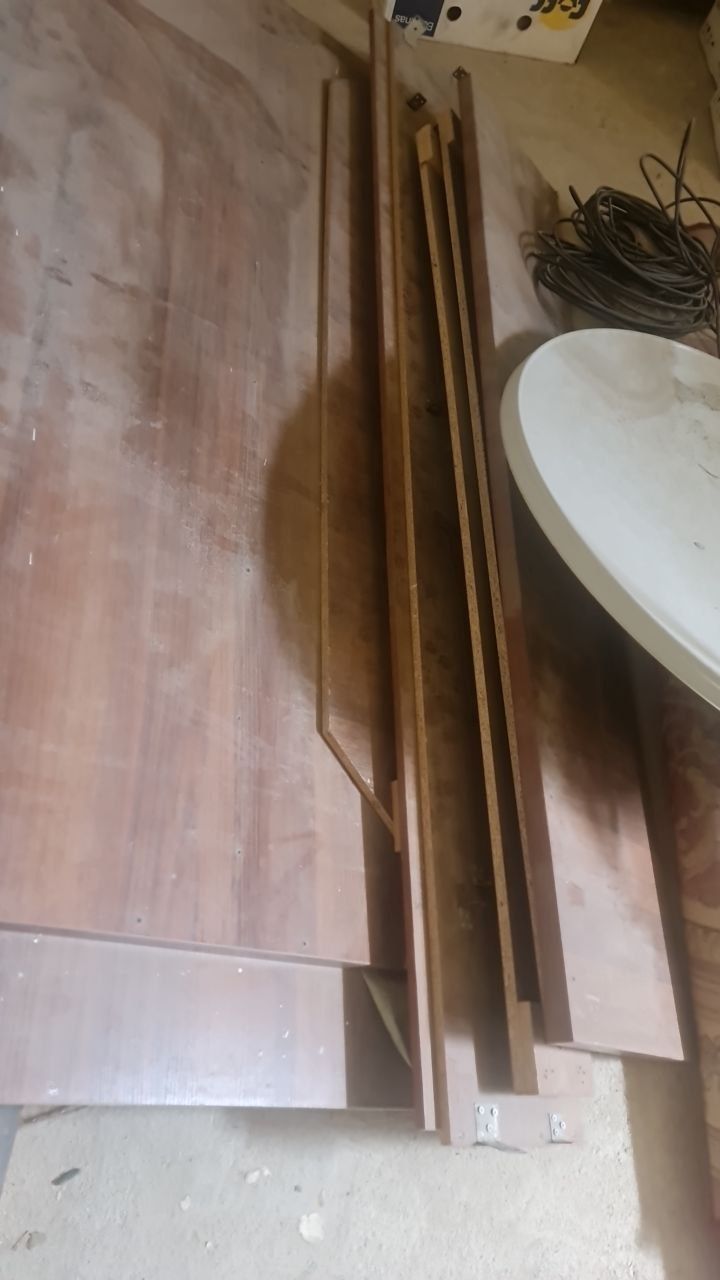 Dvux spalniy krovat sotiladi.