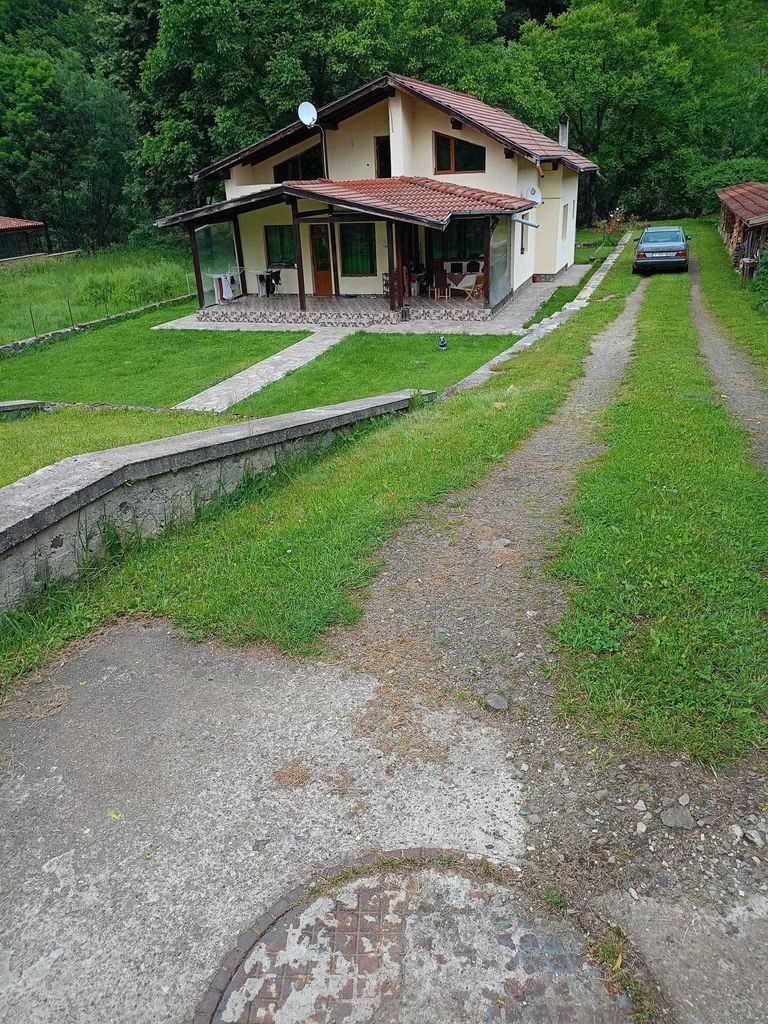 Продава се Къща в с. Рибарица, Област Ловеч - 230 кв.м за 892 €/кв.м - Снимка #2