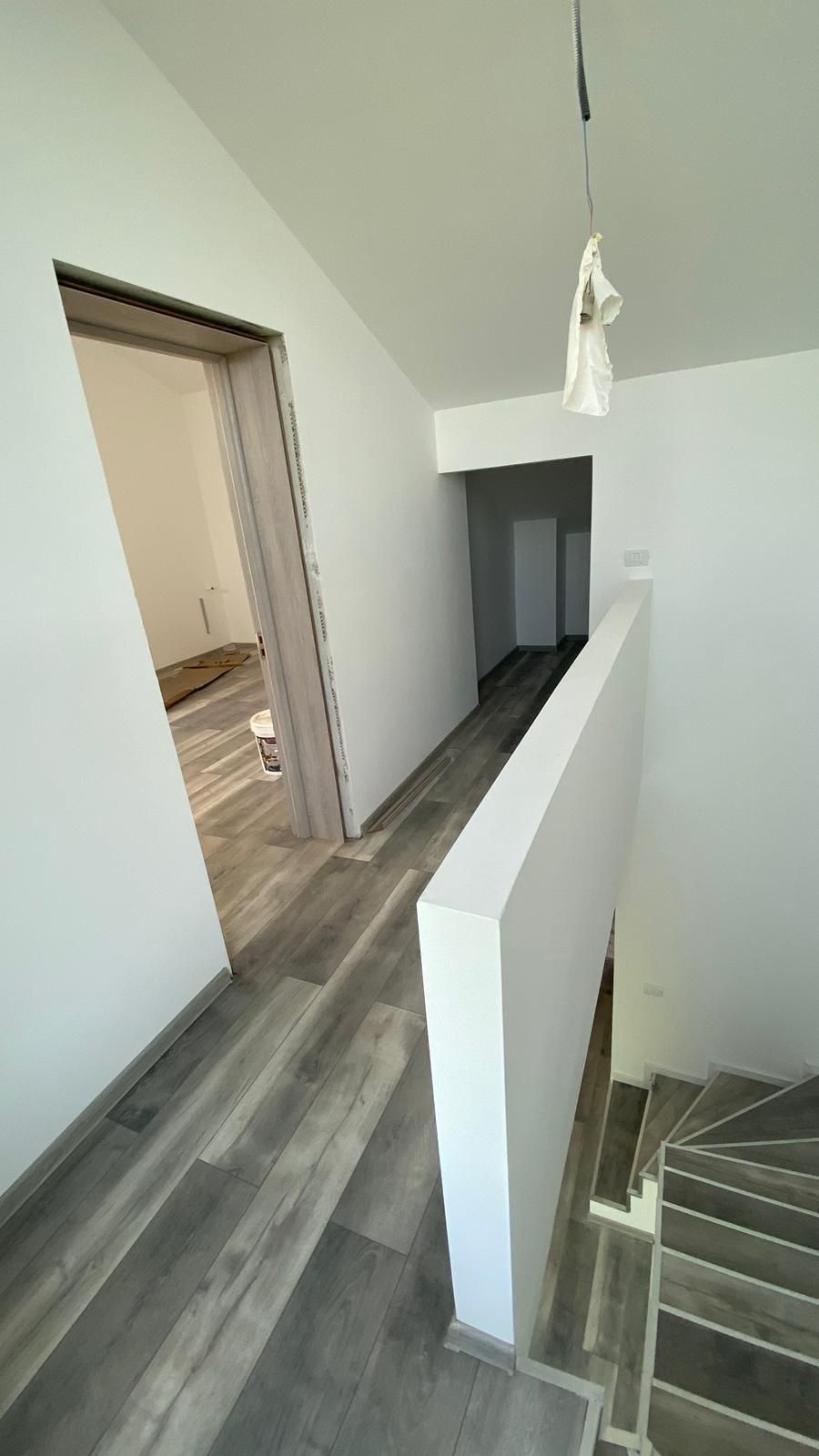 Servicii amenjarii interioare si mici constructii